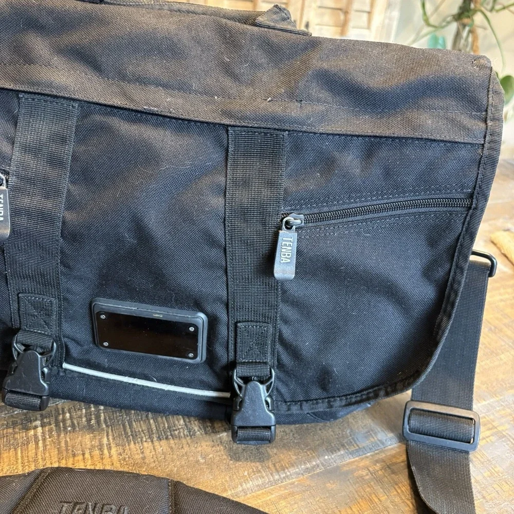 Tenba Large Laptop Messenger Bag Black Camera Padded Strap - PREOWNED